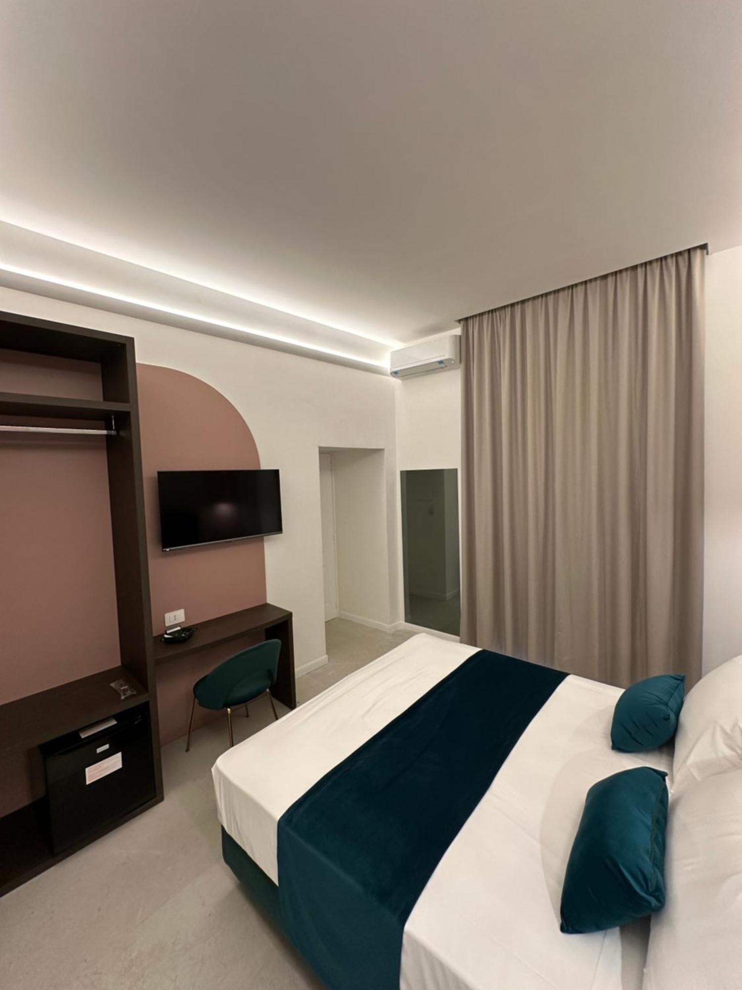 Hotiday Room Collection - Napoli Museo Suite Exterior photo