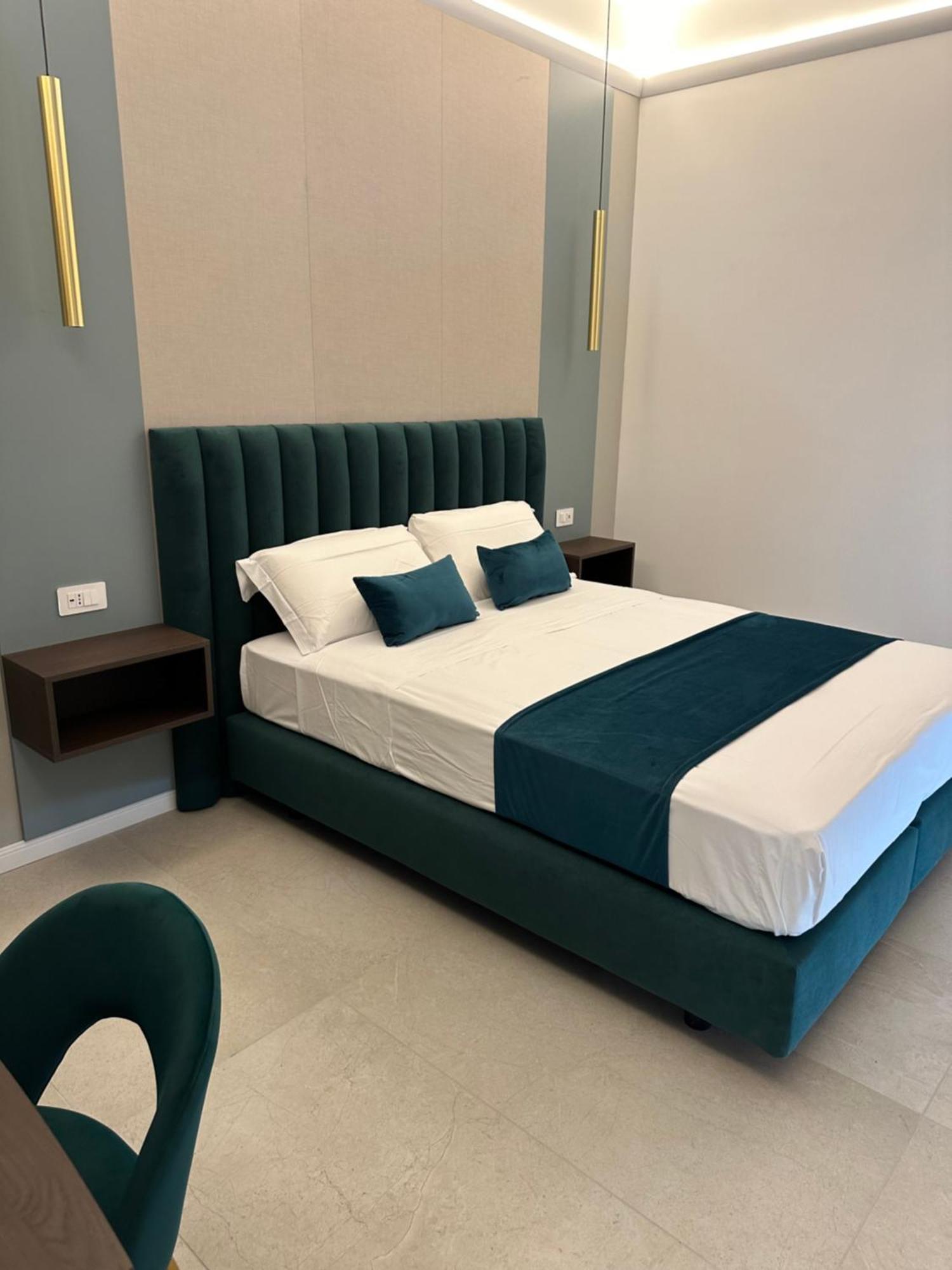 Hotiday Room Collection - Napoli Museo Suite Exterior photo